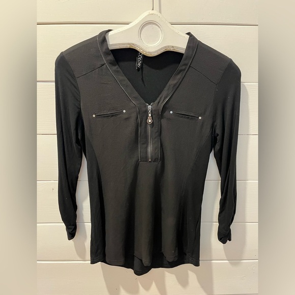 Colori Sweaters - 🖤 Colori Black Zip-Front Top – NWT – Size P/S
